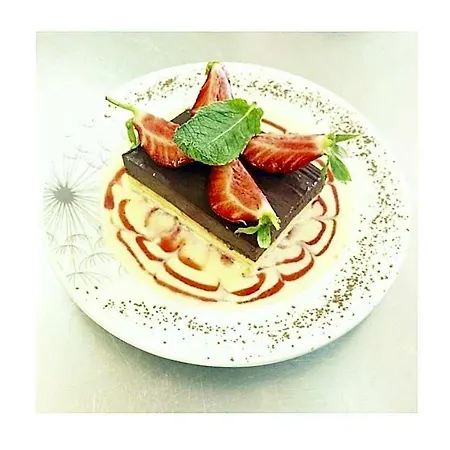 ホテル Logis Restaurant Le Vedaquais