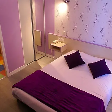 ホテル Logis Restaurant Le Vedaquais Vaas
