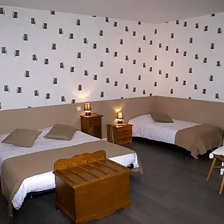 ホテル Logis Restaurant Le Vedaquais Vaas