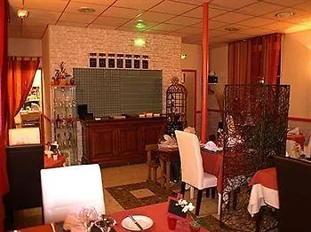 Logis Restaurant Le Vedaquais ホテル