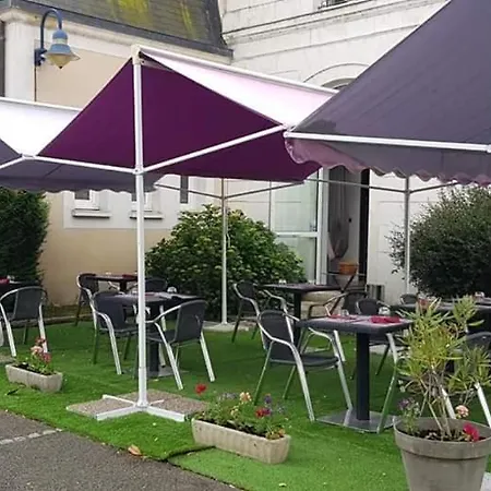 Logis Restaurant Le Vedaquais מלון 3*